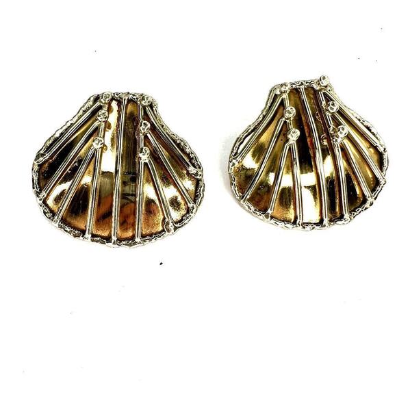 Vintage Made in Mexico Seashell Clam Shell Earrings Gold Metal Studs Post - Picture 4 of 7